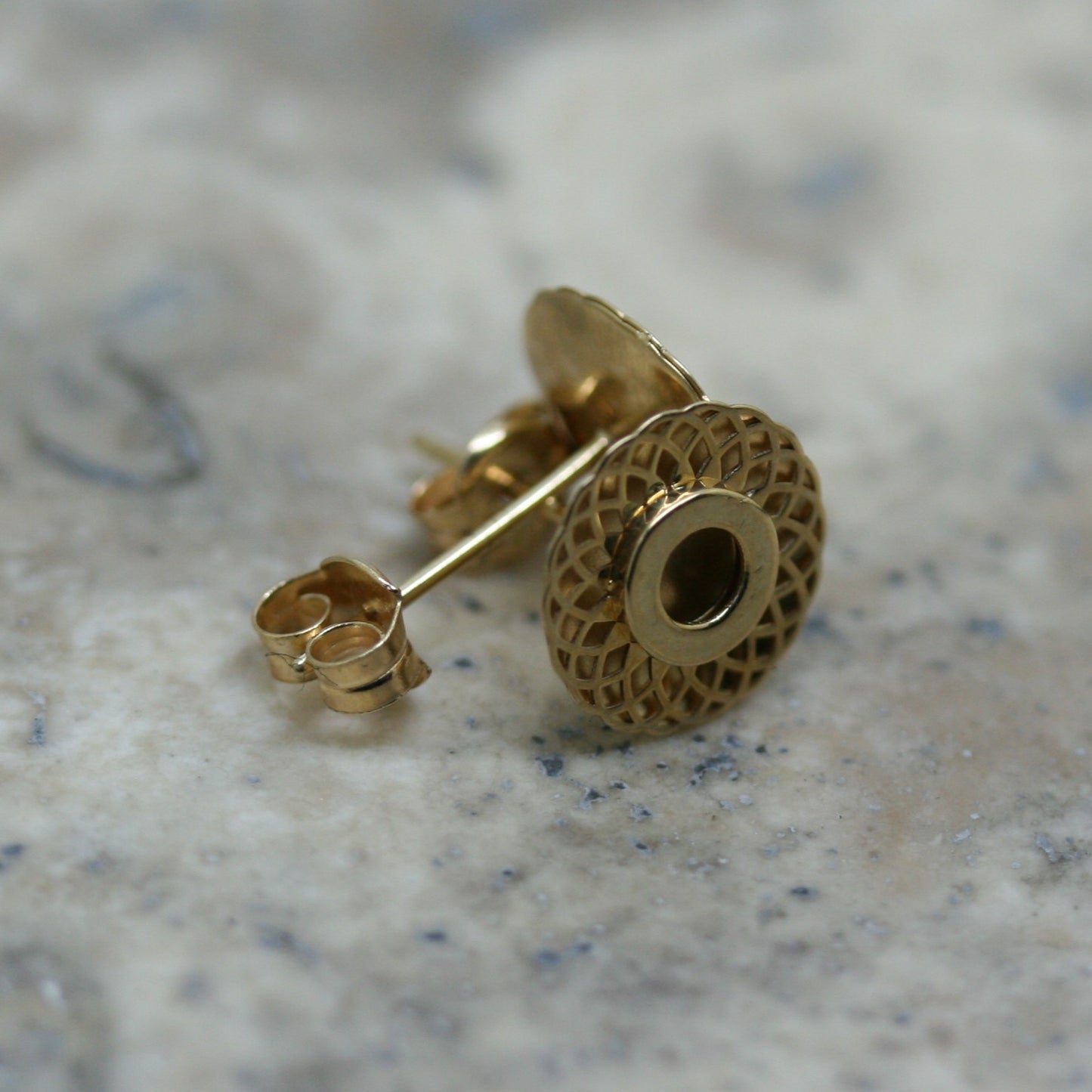 STUBBS 9CT Yellow Gold Filigree Ear Studs