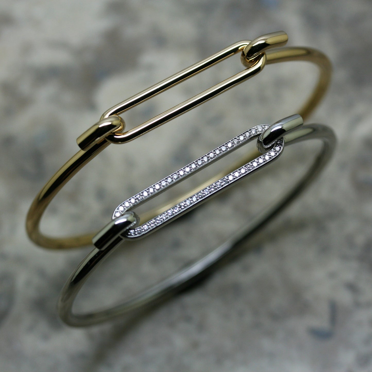 STOCKERT 18ct Yellow Gold 'The Hook' Bangles