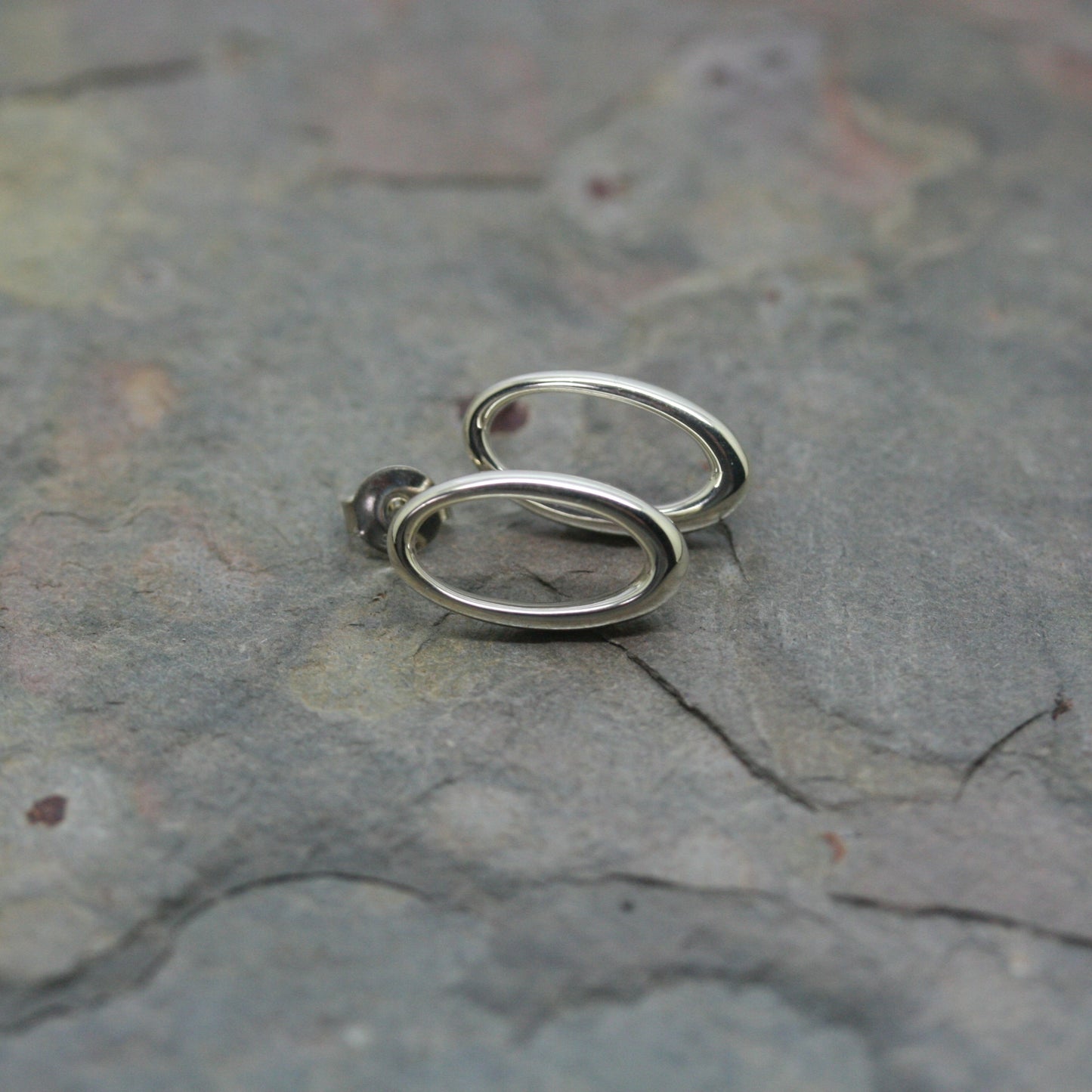 CURT Silver Oval Stud Earrings
