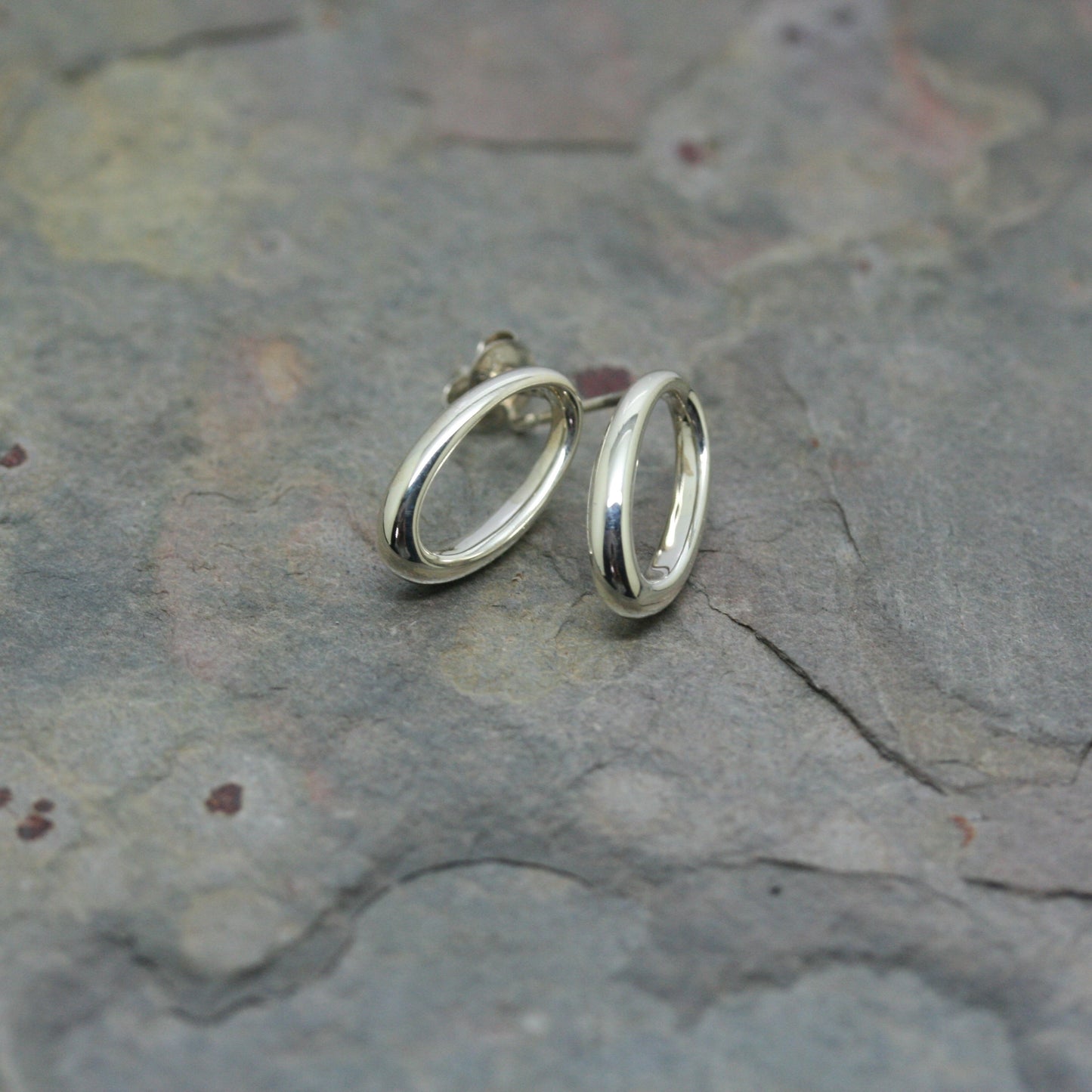 CURT Silver Oval Stud Earrings