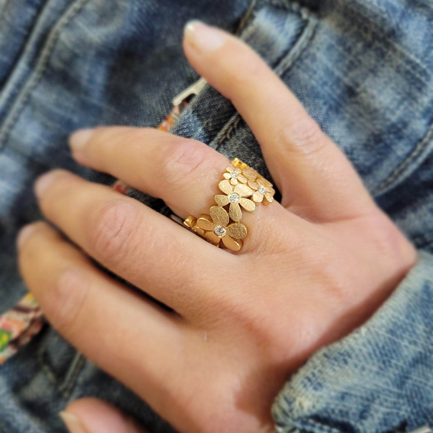 SCHNIDER & HAMMER 18ct Gold & Diamond 'Flower' Ring