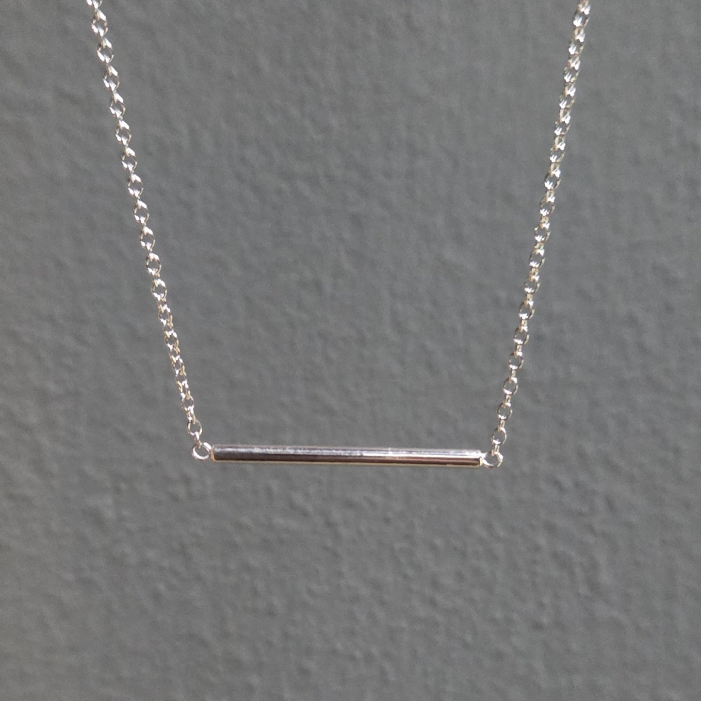 9CT White Gold Round Bar Necklace