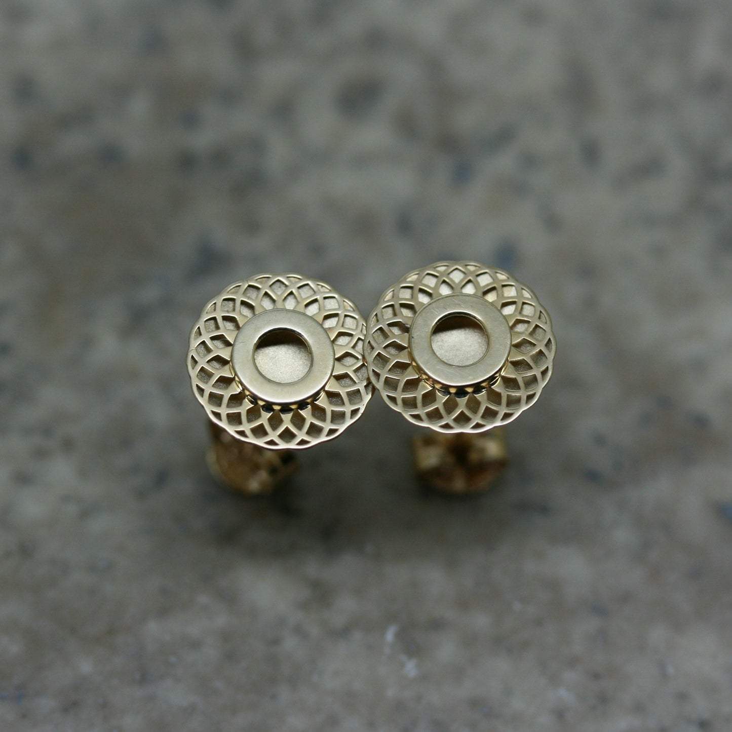 STUBBS 9CT Yellow Gold Filigree Ear Studs