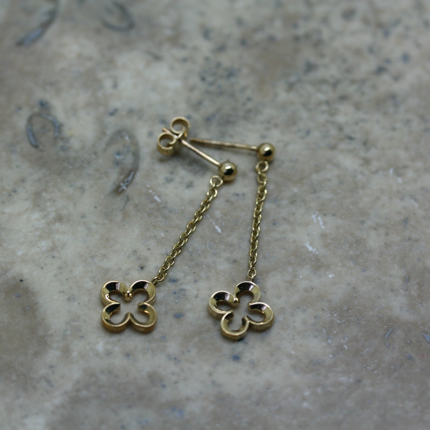 STUBBS 9CT Yellow Gold Stud Drop Quartrefoil Earrings