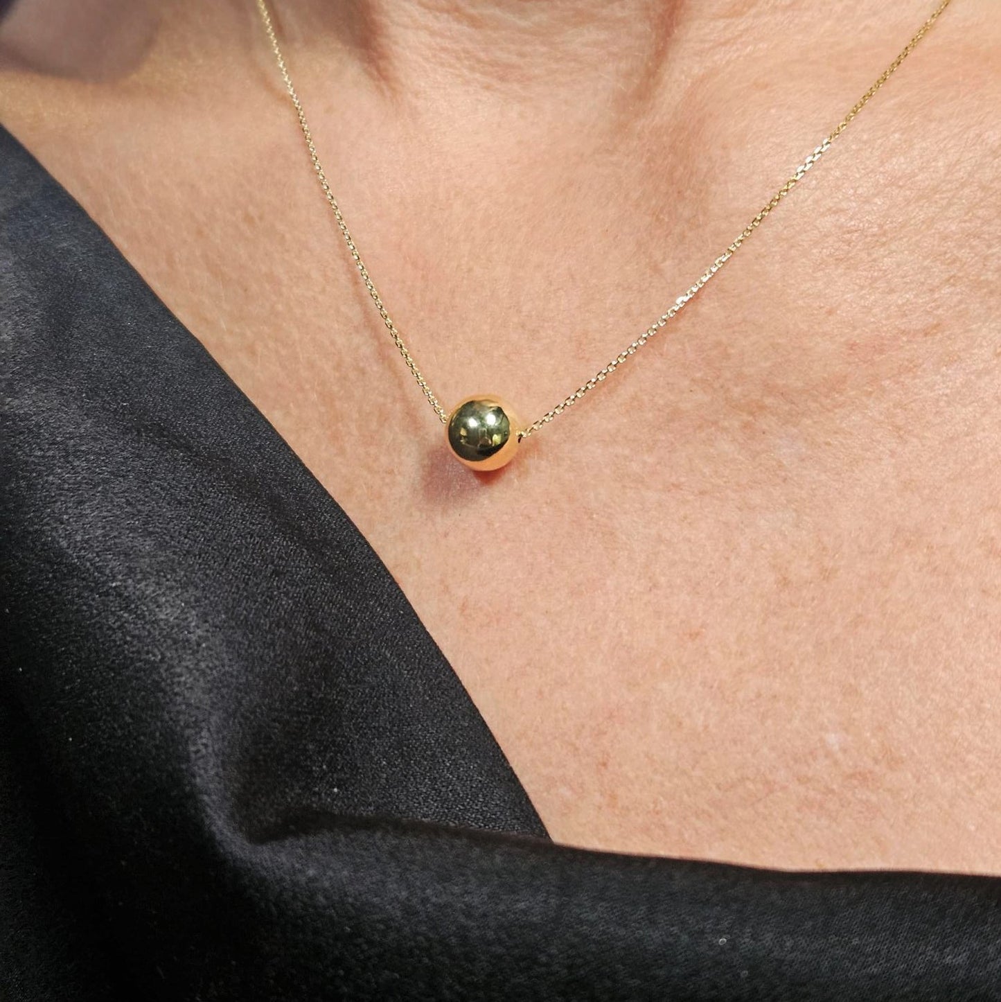 S & Co 9ct Gold 'Pea' Necklace