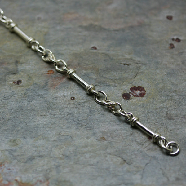 CURT Silver 'Pillar & Knot' Bracelet