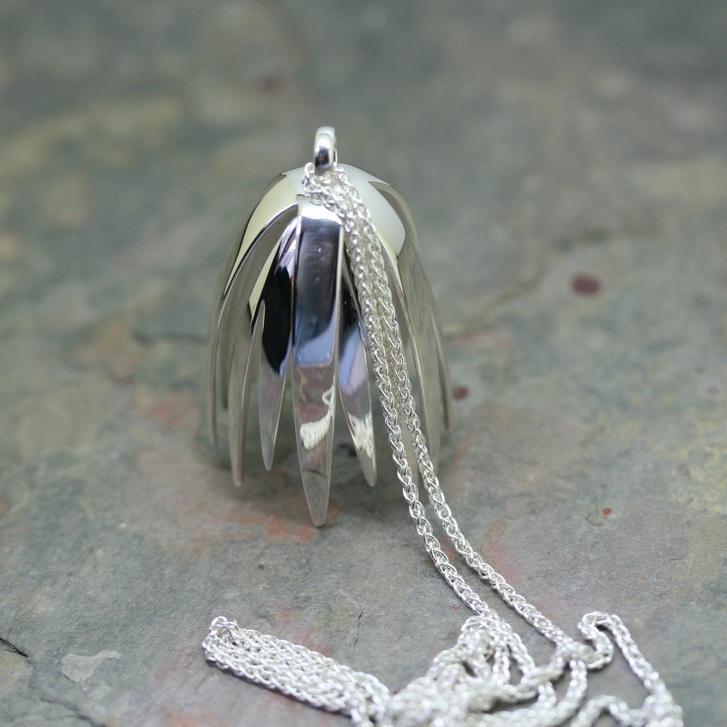 QUINN Silver 'Flower' Pendant