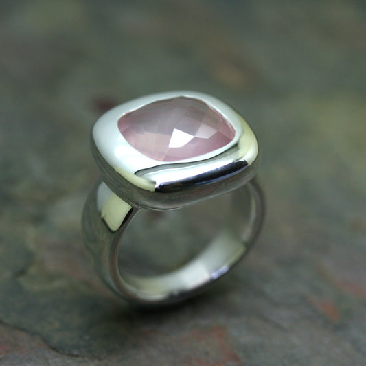 QUINN Silver & Rose Quartz Cabochon Ring