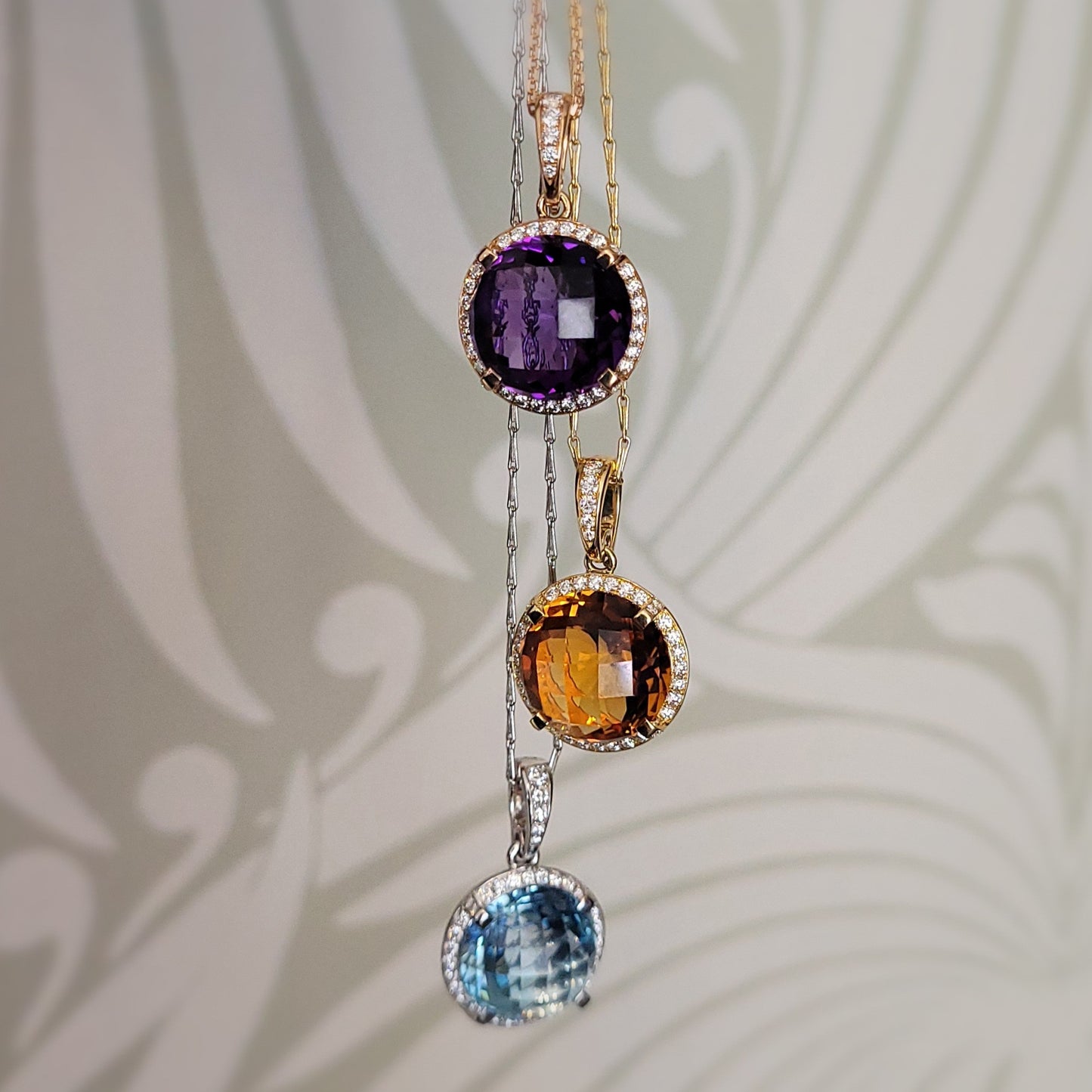 SOLEY 18ct Gold & Diamond 'Halo' Pendant