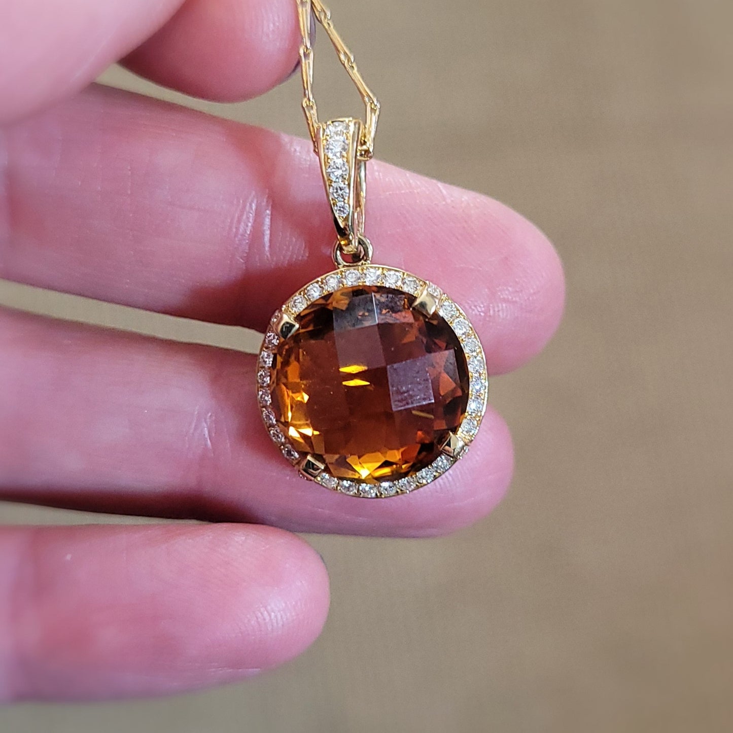 SOLEY 18ct Gold & Diamond 'Halo' Pendant