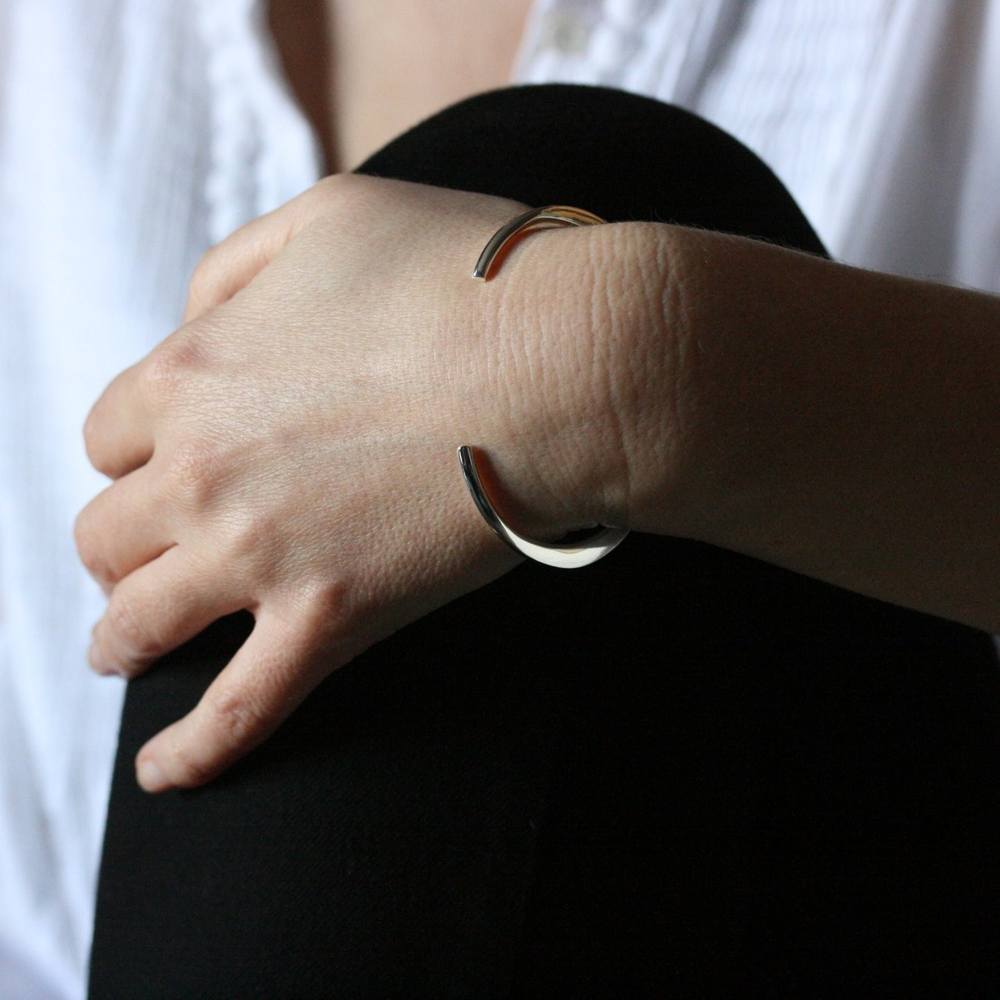 CURT Simple Silver 'Torque' Bangle