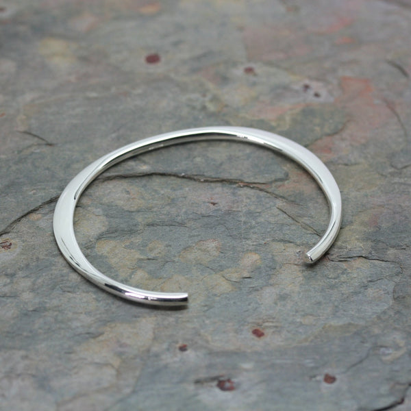 CURT Simple Silver 'Torque' Bangle