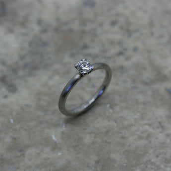HENRICH & DENZEL Platinum & Diamond Engagement Ring