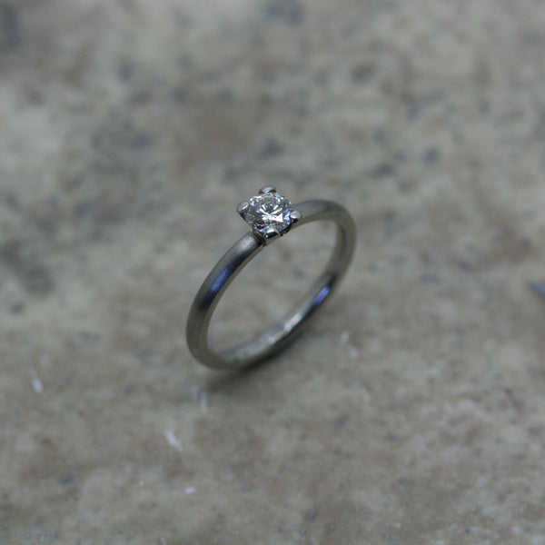 HENRICH & DENZEL Platinum & Diamond Engagement Ring