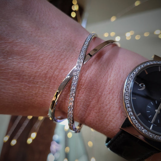 SOLEY 18ct White Gold & Diamond 'Cross-Over' Bangle