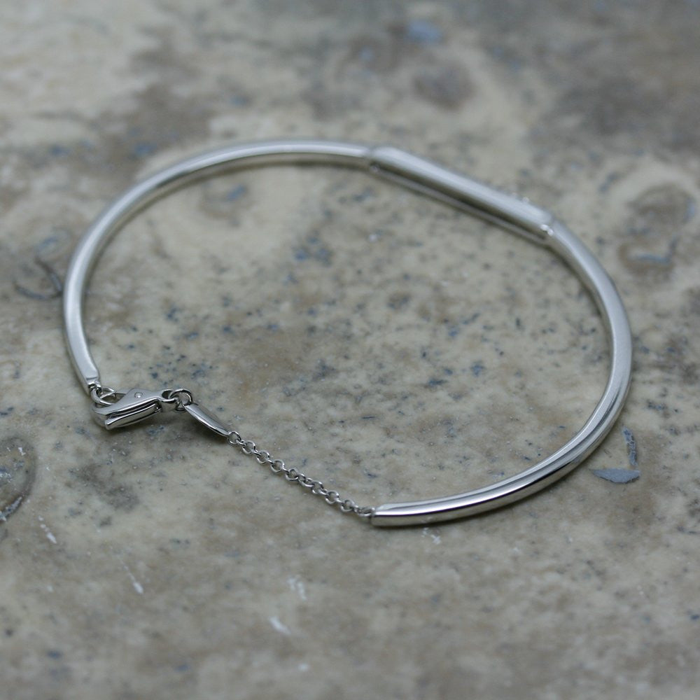 SOLEY 18ct White Gold & Diamond 'Bar' Bangle